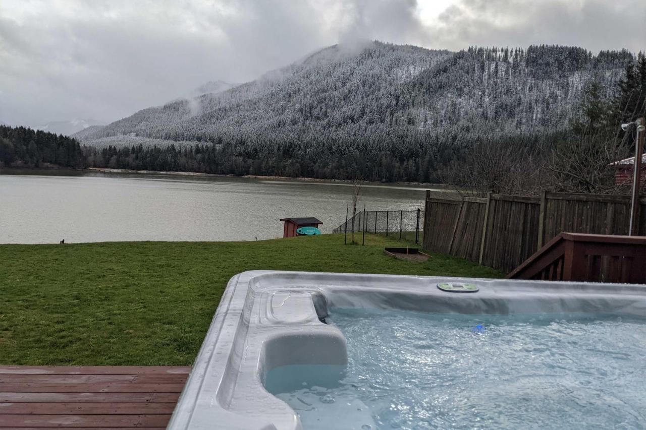 Mineral Lakefront Cabin With Stunning Mountain Views And Dock! מראה חיצוני תמונה